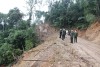 Chi cục kiểm lâm Hà Giang phối hợp với UBND huyện Vị Xuyên kiểm tra hiện trường đào bới, san ủi đất rừng để mở đường khai thác vào mỏ khai thác khoáng sản của Công ty TNHH 1 thành viên luyện kim Hà Giang 9 tại thôn Riềng, xã Ngọc Minh, huyện Vị Xuyên