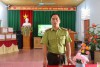 CHI CỤC KIỂM LÂM TỈNH TUYÊN QUANG TRAO TẶNG VỞ VIẾT CHO HỌC SINH