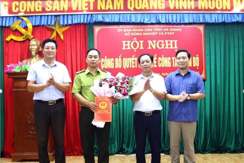Ông Đào Duy Tuấn, Phó Chi cục Trưởng phụ trách Chi cục Kiểm lâm, được Giám đốc Sở NN&PTNN tỉnh Hà Giang bổ nhiệm giữ chức vụ Chi cục trưởng Chi cục Kiểm lâm.