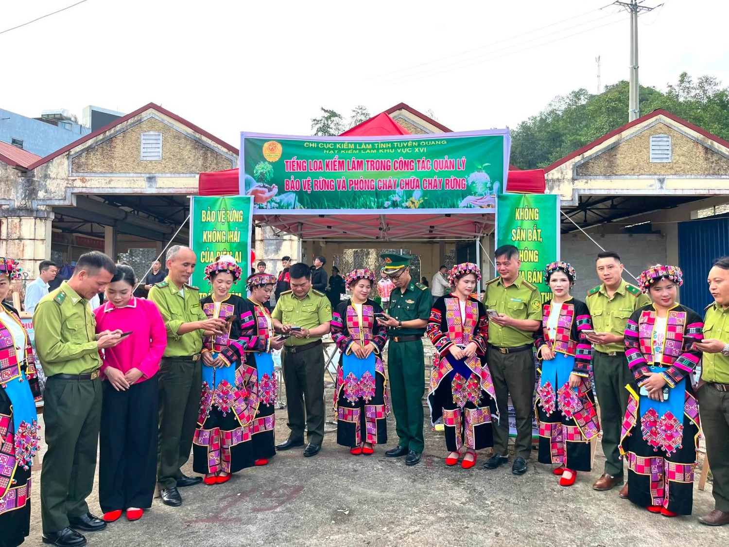 TIẾNG LOA KIỂM LÂM” NƠI VÙNG CAO BIÊN GIỚI