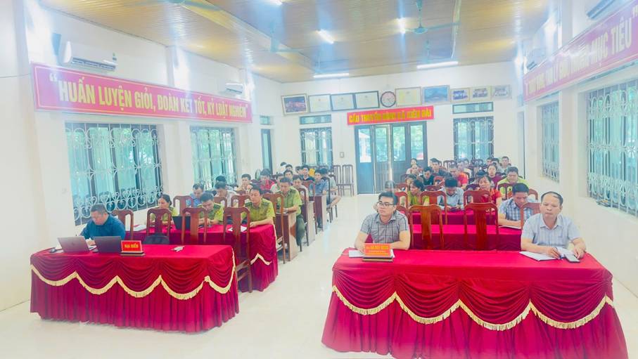 Xã Kiên Đài tập huấn nghiệp vụ quản lý, sử dụng tiền dịch vụ môi trường rừng và phổ biến pháp luật về lâm nghiệp